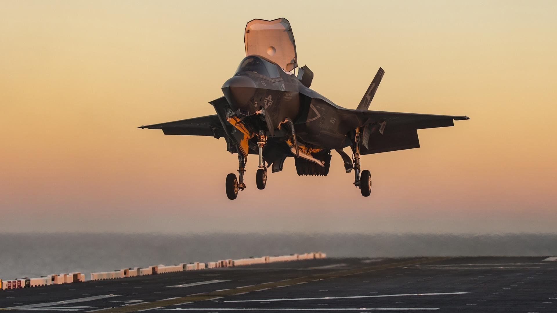 英超:曼城在补时绝杀曼联,榜首位置再度动摇,曼城在英超赛场取得成功